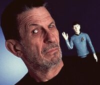 Legendario Spock (Leonard Nimoy) visita The Big Bang Theory