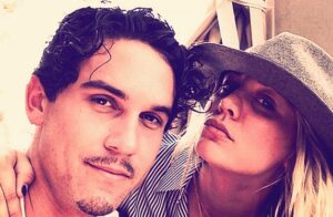 Kaley se compromete (otra vez) y las cuentas no cuadran