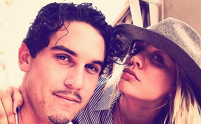 Kaley se compromete (otra vez) y las cuentas no cuadran