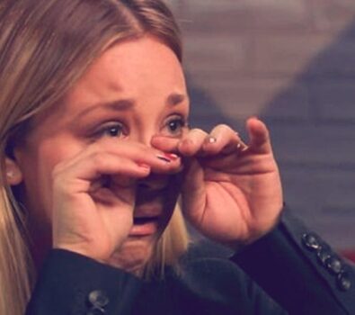 Briana Cuoco emociona a su hermana Kaley en The Voice Briana Cuoco emociona a su hermana Kaley en The Voice