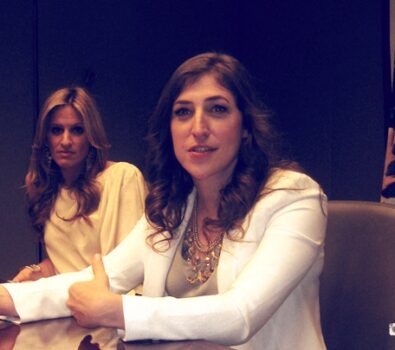Mayim Bialik incomoda a algunos fans con sus opiniones sobre Ariana Grande, «Frozen» y el conflicto de Israel Mayim Bialik incomoda a algunos fans con sus opiniones sobre Ariana Grande, «Frozen» y el conflicto de Israel