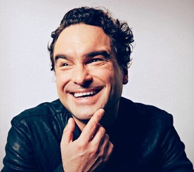 [Actualización] CBS ordena hacer el piloto de ‘Living Biblically’/’By The Book’, la posible nueva serie de Johnny Galecki, la estrella de ‘Big Bang’