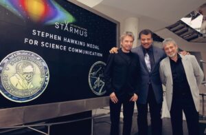 The Big Bang Theory recibe la Medalla Stephen Hawking a la difusión de la ciencia