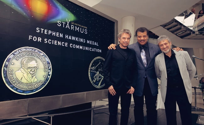 The Big Bang Theory recibe la Medalla Stephen Hawking a la difusión de la ciencia