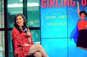 «Girling Up», el libro de Mayim Bialik para empoderar a las mujeres, escala al número uno de los más vendidos de NYT