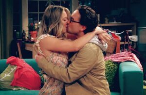 El motivo por el cual, a veces, Kaley Cuoco quiere golpear a Johnny Galecki
