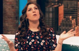Mayim Bialik pone en duda que sus compañeros de Big Bang recortaran sus salarios por ella y Melissa Rauch