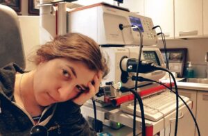 Mayim Bialik sin voz durante un mes