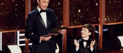 El viejo y el joven Sheldon Cooper en los Emmys 2017