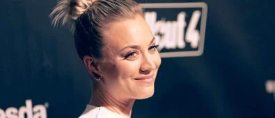Kaley Cuoco nos motiva a ejercitarnos y se crea una controversia inútil sobre sujetadores y pezones Kaley Cuoco nos motiva a ejercitarnos y se crea una controversia inútil sobre sujetadores y pezones
