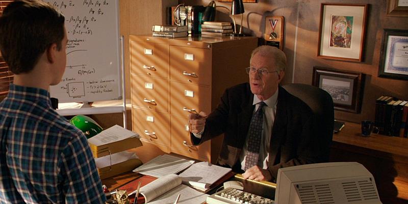 Young Sheldon 6x12 - Linkletter aconseja a Sheldon