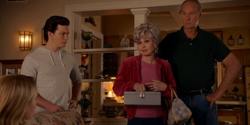 Young Sheldon 6x20 El peligro en casa de Meemaw