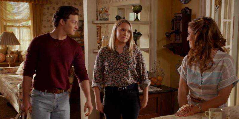 Young Sheldon 6x21 Mandy, Georgie y una escapada romántica sin pasión
