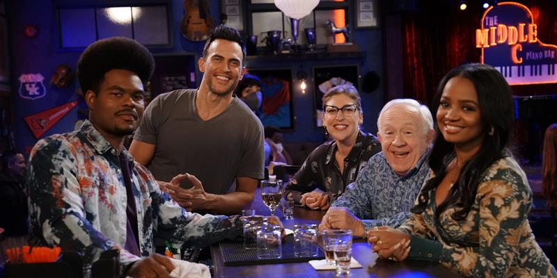 Call Me Kat Mayim Bialik y el elenco