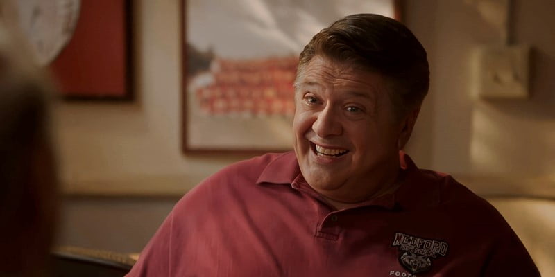 Young Sheldon 7x12 George sonriendo