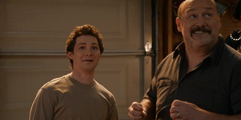 Georgie y Mandy 1x15, Jim y Georgie celebran
